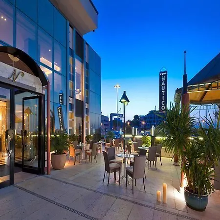 娜乌堤克酒店 酒店