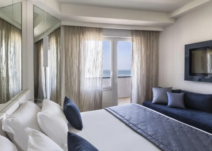 Ξενοδοχείο Nautico 4*
