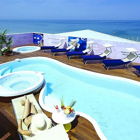 Nautico 4* Ριτσιόνε