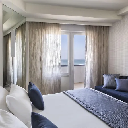 Ξενοδοχείο Nautico 4*