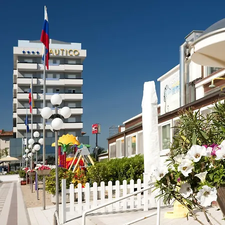 Отель Nautico 4*