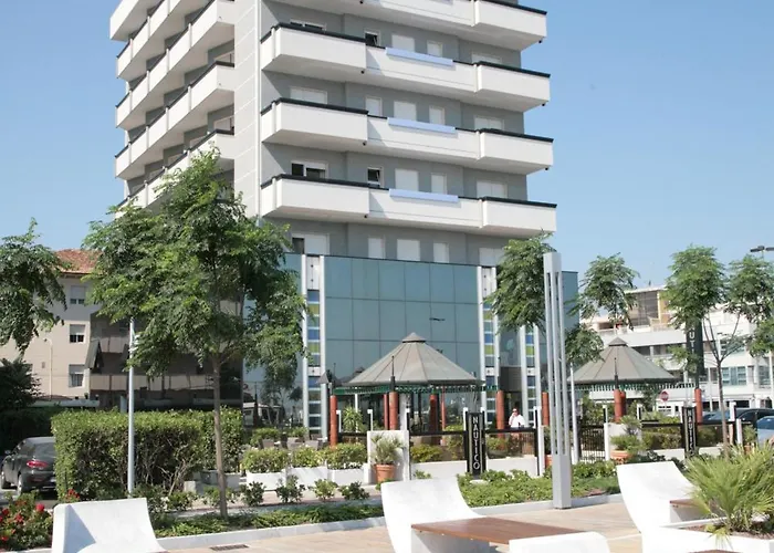 Nautico Hotell 4*